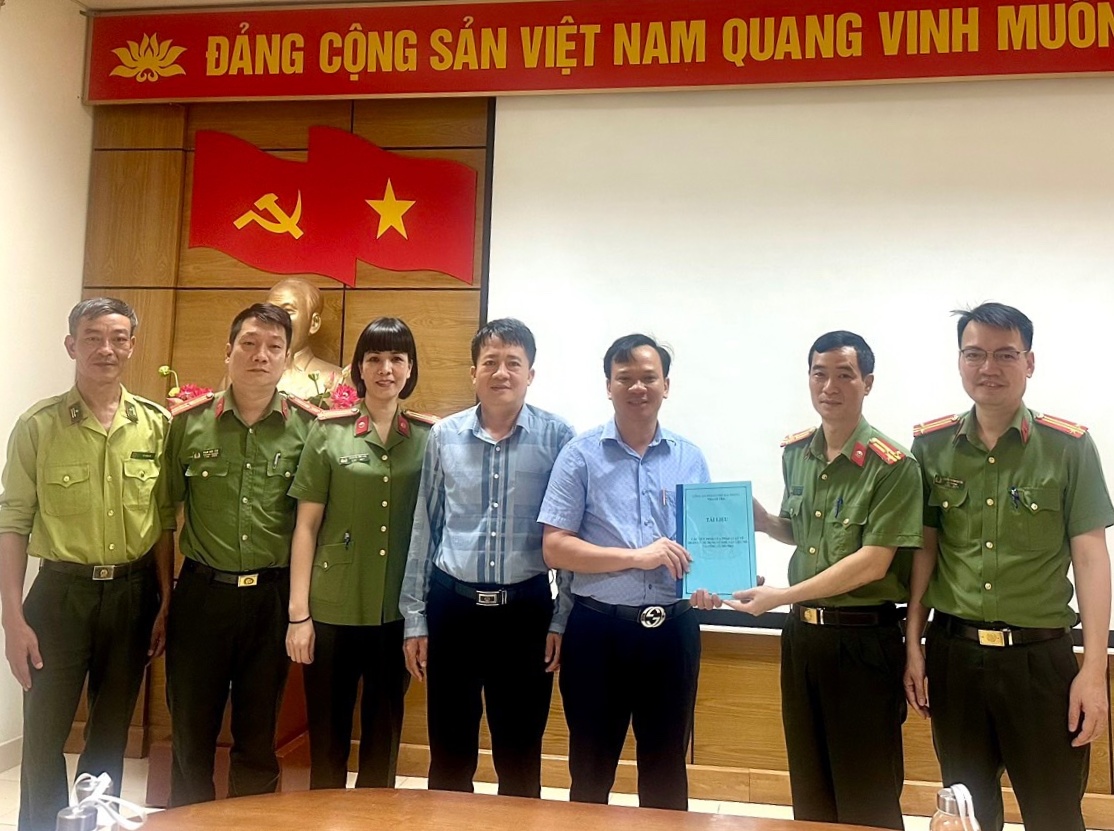 Sở Giao thông vận tải và các đơn vị, doanh nghiệp gửi thư khen Thanh tra CATP